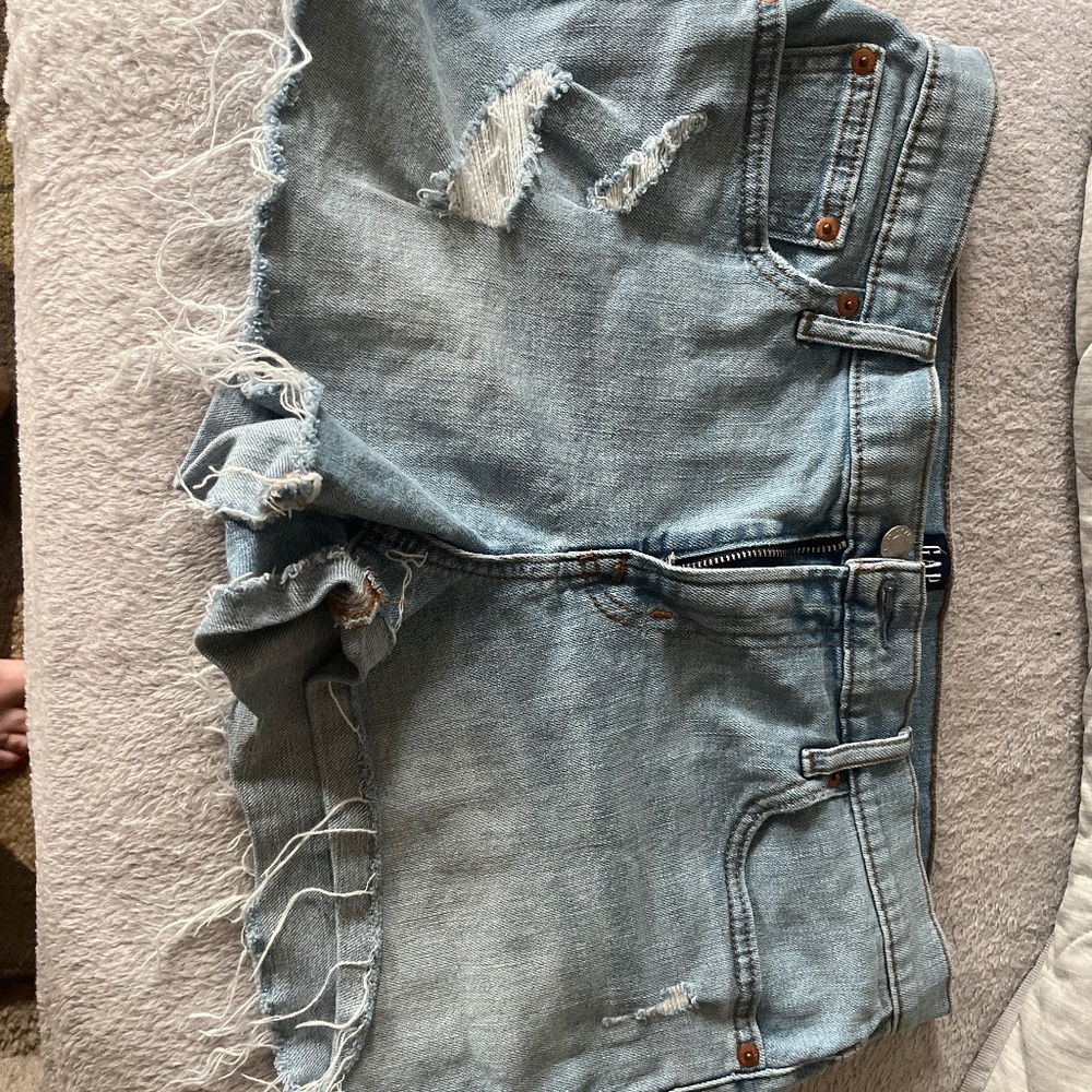 Gap shorts